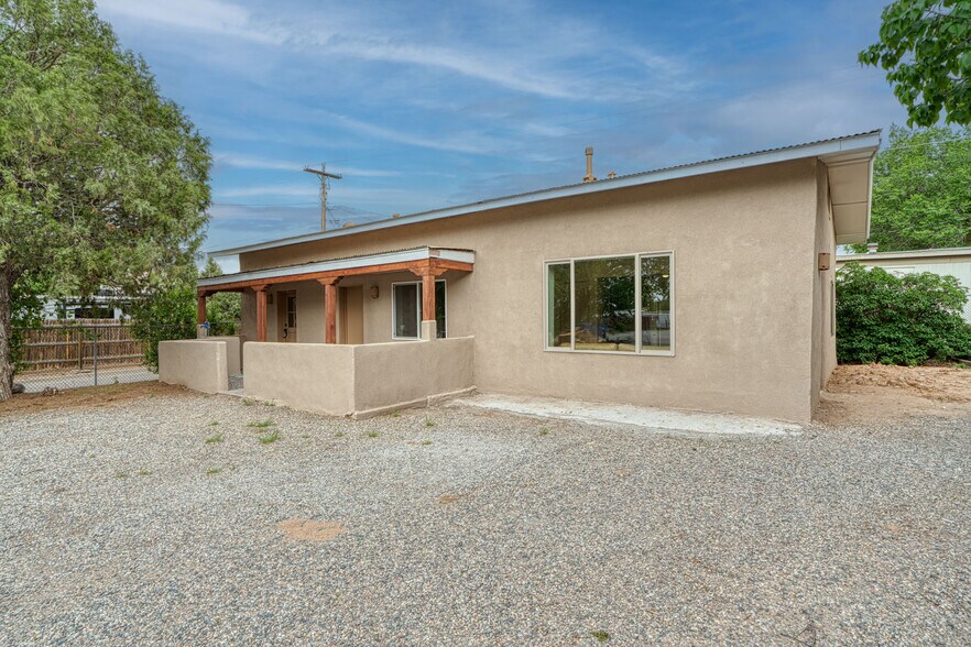 More Photos Of 720-724 School St, Espanola Apartments For Sale