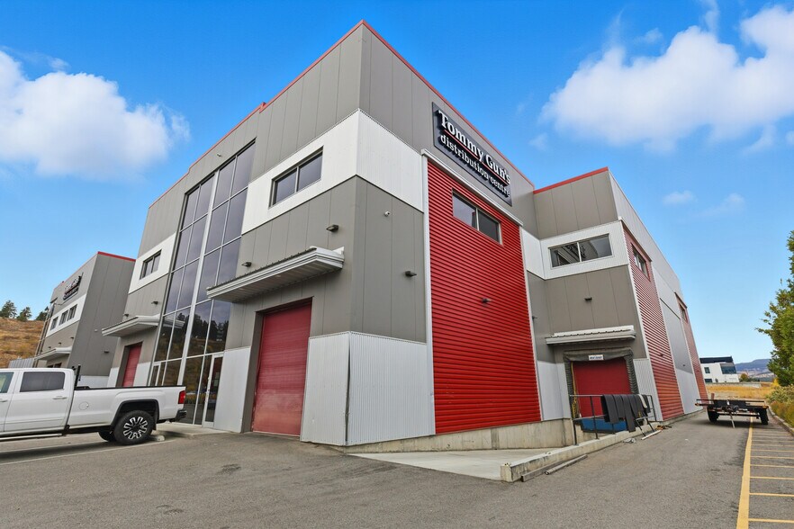 More Photos Of 1965 Pier Mac, Kelowna Warehouse For Sale