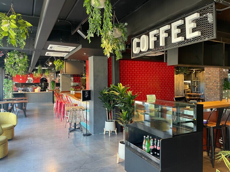 More Photos Of 268 SW 8th St, Miami Restaurant For Lease