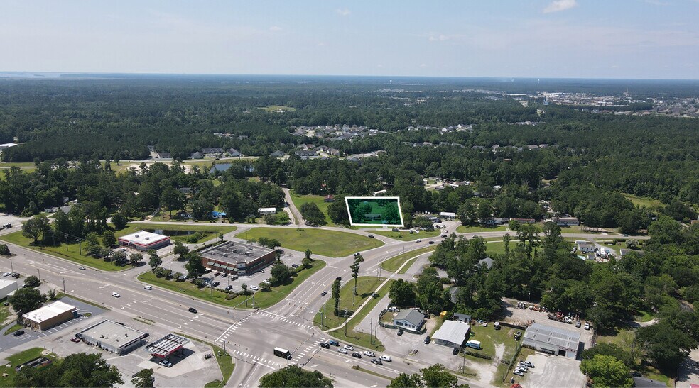 More Photos Of 104 Carolina Ave, Leland Office For Sale