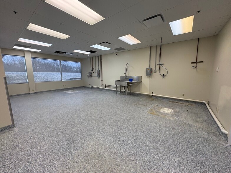 More Photos Of 3589 Sagamore Pky, Lafayette Office For Lease