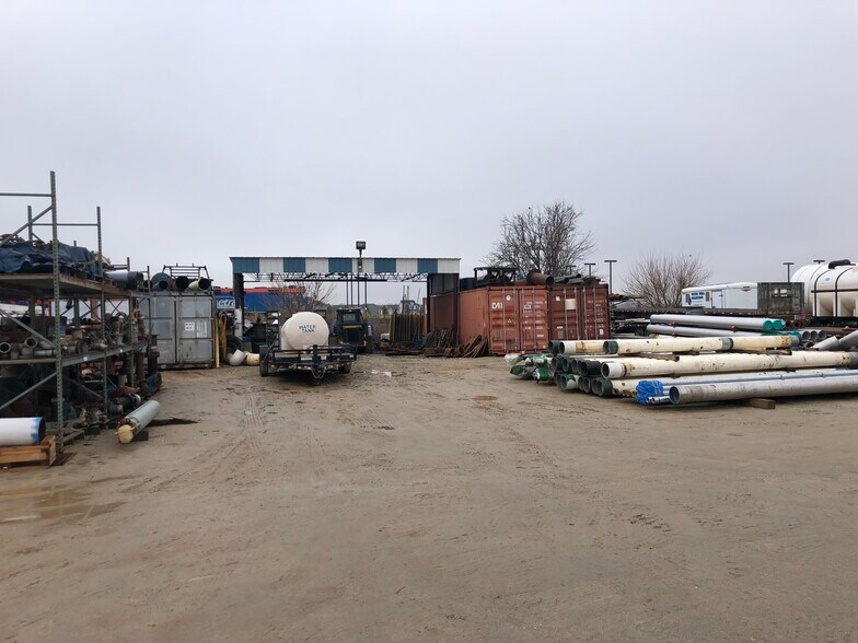 More Photos Of 825 E North St, Elburn Warehouse For Sale