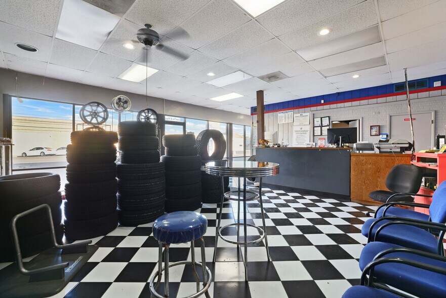 More Photos Of 210 S Center St, Turlock Auto Repair For Sale