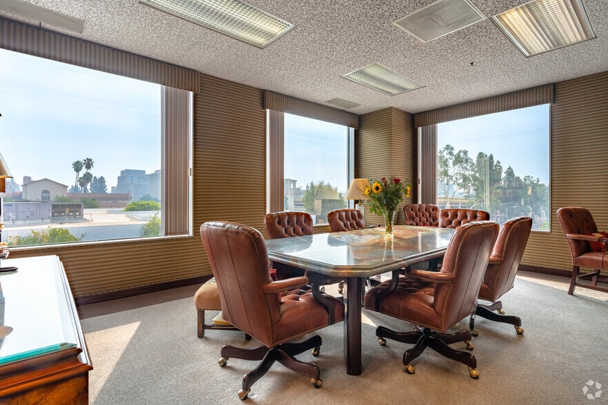 More Photos Of 215 N Marengo Ave, Pasadena Office For Sale