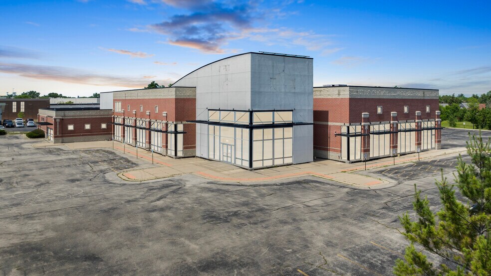 Primary Photo Of 2015 N Rand Rd, Palatine Auto Dealership For Sale