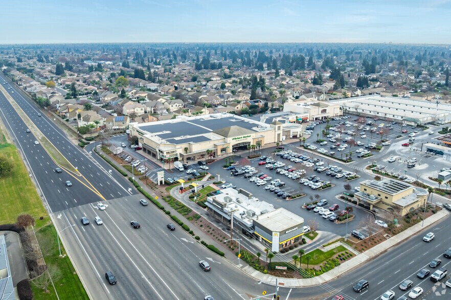 More Photos Of 4120 Dale Rd, Modesto Supermarket For Sale