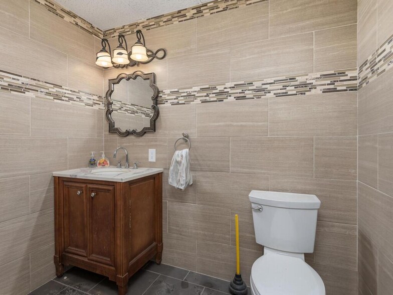 More Photos Of 1321 7th St S, Hopkins Manufacturing For Sale