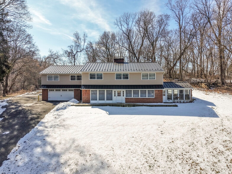 More Photos Of 166 Rosehill Ave, West Grove Multifamily For Sale