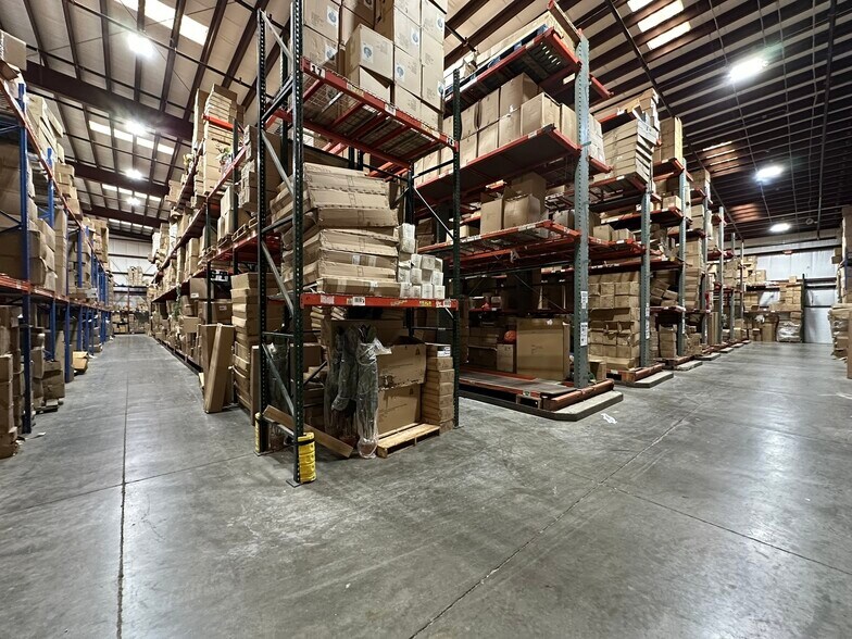 More Photos Of 2335 Union Rd, Cheektowaga Distribution For Lease