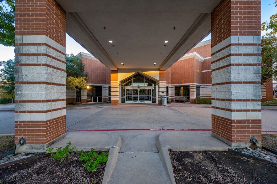 More Photos Of 800 Orthopedic Way, Arlington Medical For Lease