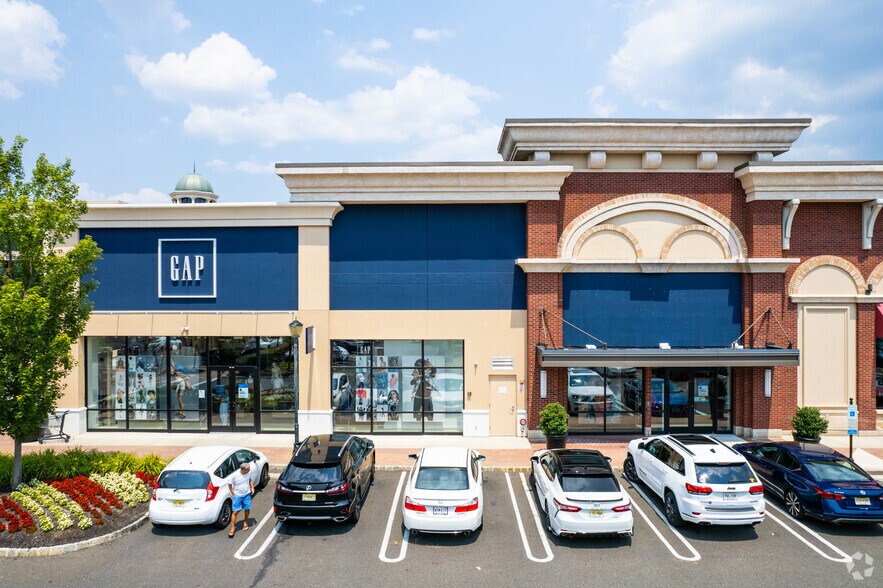 More Photos Of 941 Haddonfield Rd, Cherry Hill Storefront For Lease