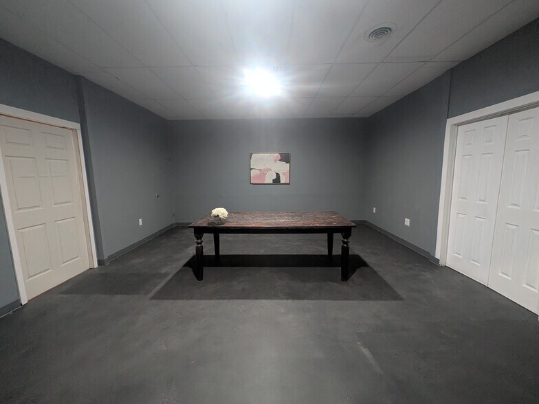 More Photos Of 13137 Wornall Rd, Kansas City Office For Sale