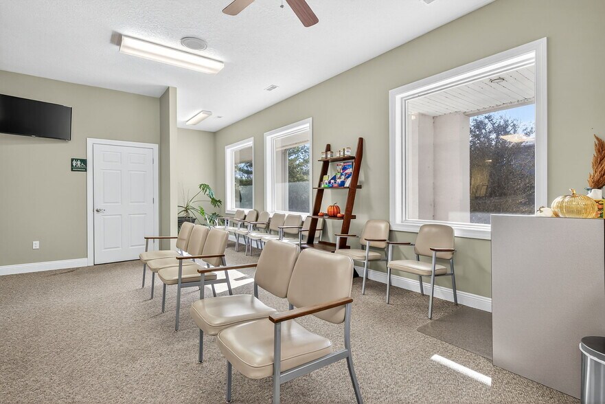 More Photos Of 160 Westmount Dr, Farmington Office For Sale