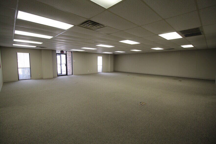 More Photos Of 1815 W Detroit St, Broken Arrow Service For Lease