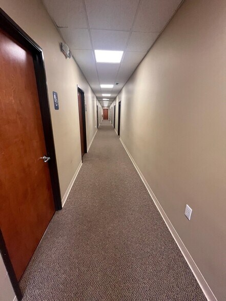 More Photos Of 600 W Loveland Ave, Loveland Storefront For Lease