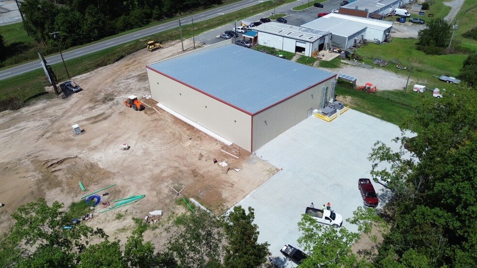 More Photos Of 205 – 215 Commercial Dr., Rincon Service For Lease
