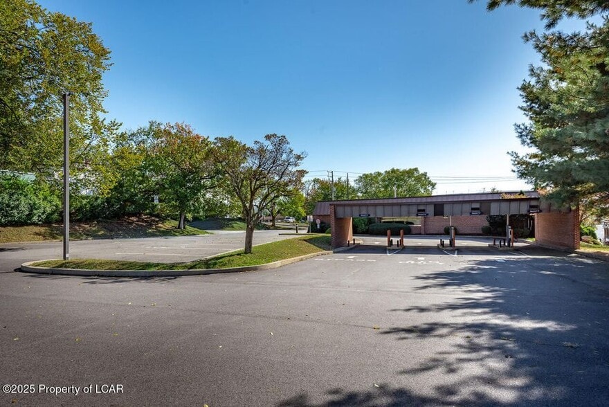 More Photos Of 14 N Main St, Plains Bank For Sale