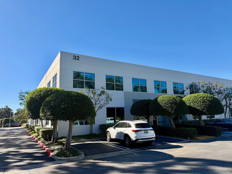 More Photos Of 32 Mauchly, Irvine Manufacturing For Sale