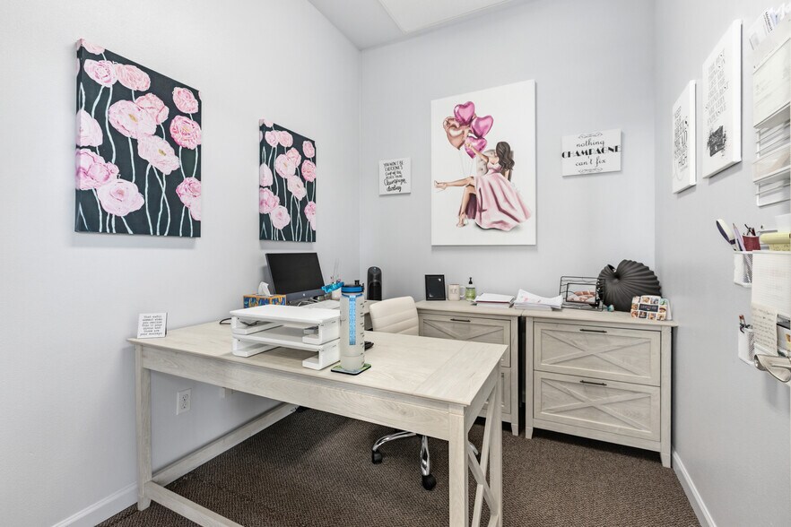 More Photos Of 1202 Commercial Ave, Anacortes Office For Sale