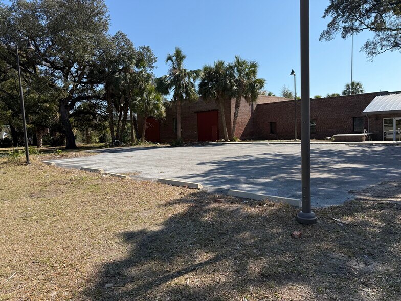 More Photos Of 119 Gregory St, Pensacola Office For Lease