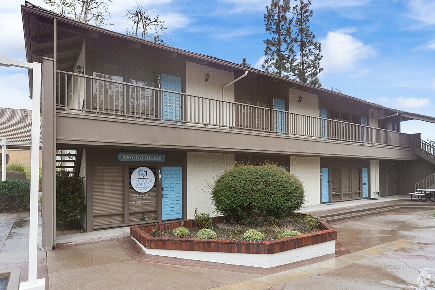 More Photos Of 346 Kanan Rd, Oak Park Medical For Lease