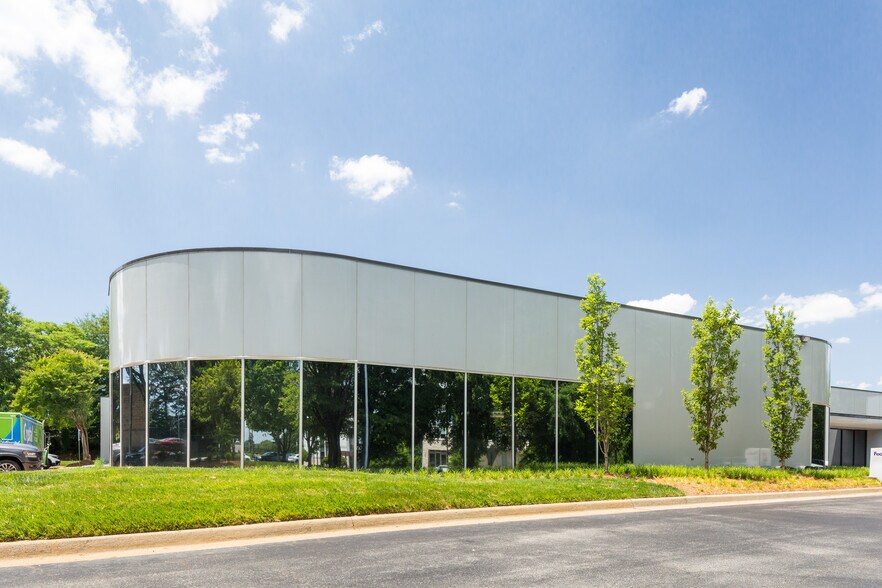 More Photos Of 425 Franklin Gateway SE, Marietta Unknown For Lease