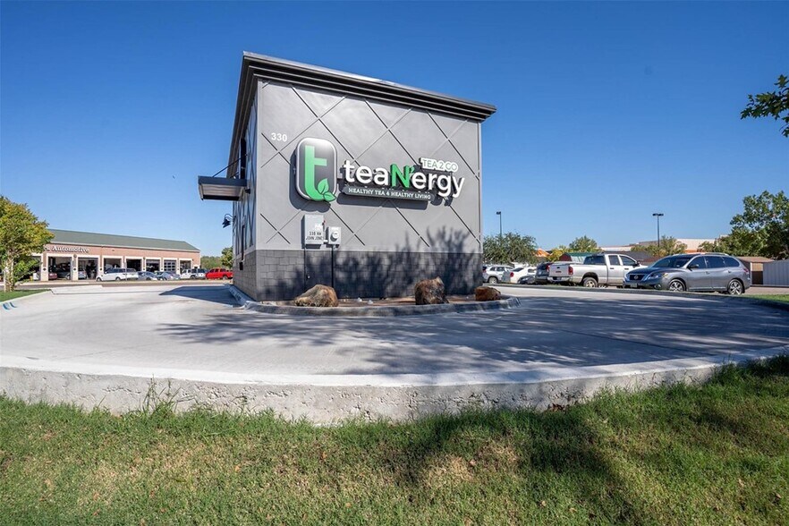 More Photos Of 330 NW John Jones Dr, Burleson General Retail For Sale