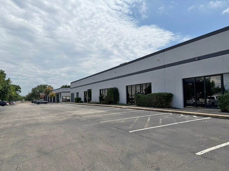 More Photos Of 2391 NE Loop 410, San Antonio Unknown For Lease
