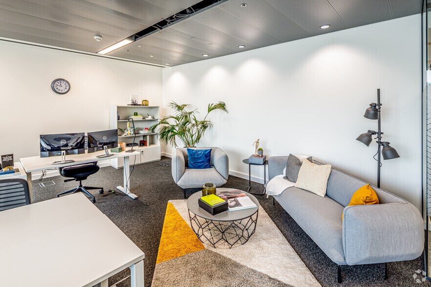 More Photos Of 25 Wilton Rd, London Coworking Space