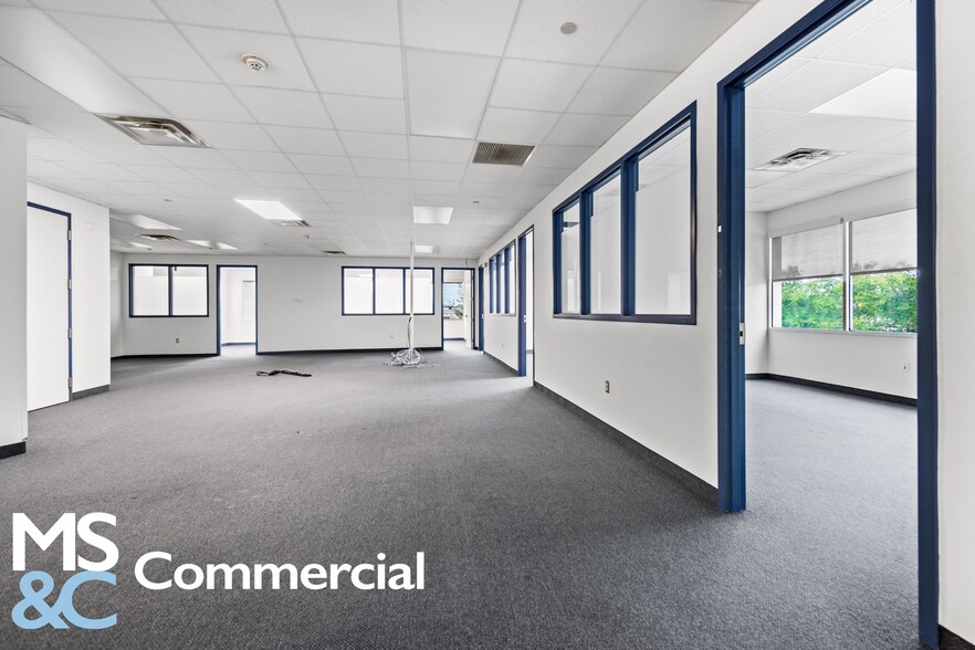 More Photos Of 6015 31st St E, Bradenton Office For Lease