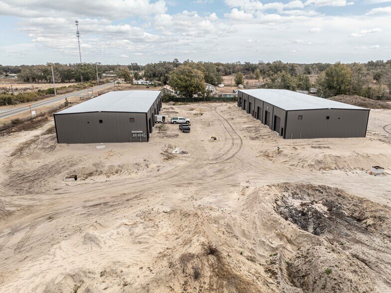 More Photos Of 3023 E C 48, Center Hill Warehouse For Lease