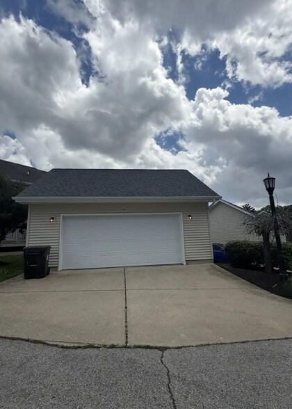 More Photos Of 102 Weist Pl, Louisville Apartments For Sale