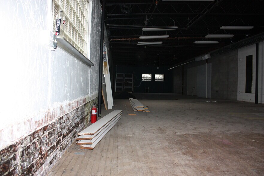 More Photos Of 1735 NW 5th St, Oklahoma City Warehouse For Sale