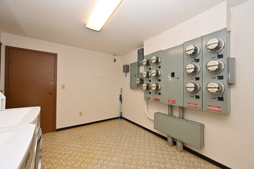 More Photos Of 3323 Oakes Ave, Everett Apartments For Sale