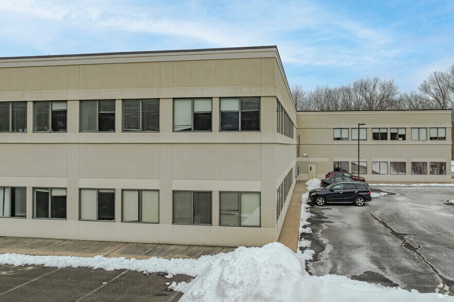 More Photos Of 765 Straits Tpke, Middlebury Office For Lease