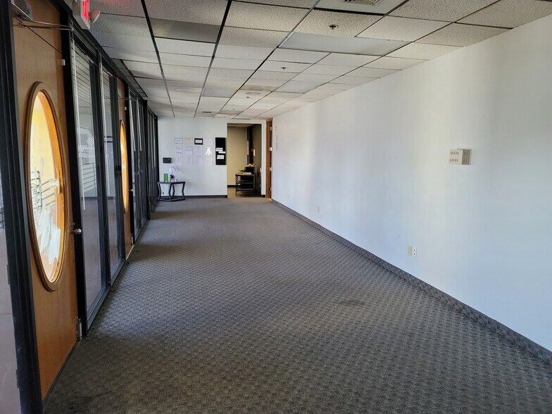 More Photos Of 7580 E Gray Rd, Scottsdale Office For Lease