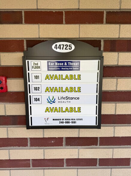 More Photos Of 44725 Grand River Ave, Novi Medical For Lease
