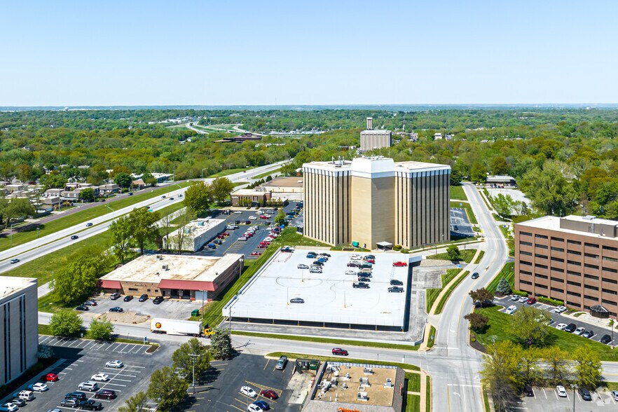 More Photos Of 5700 Broadmoor St, Mission Office For Lease