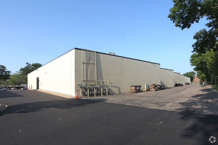 More Photos Of 678-708 Mendelssohn Ave N, Golden Valley Flex For Sale