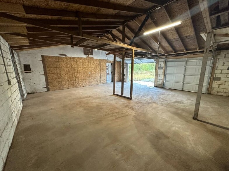 More Photos Of 2466 Georgia Highway 20 NE, Conyers Auto Repair For Lease