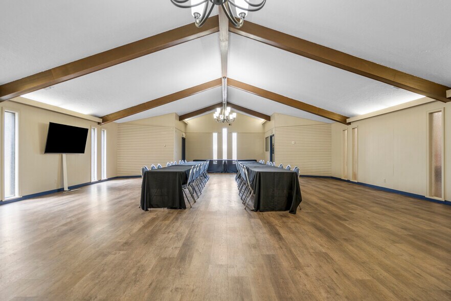 More Photos Of 1823 W 51st St, Tulsa Freestanding For Sale