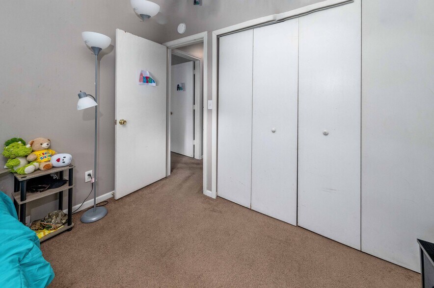 More Photos Of 3 E Division St, Remington Apartments For Sale