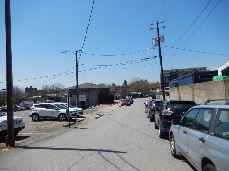More Photos Of 46 Aston St, Asheville Light Manufacturing For Lease