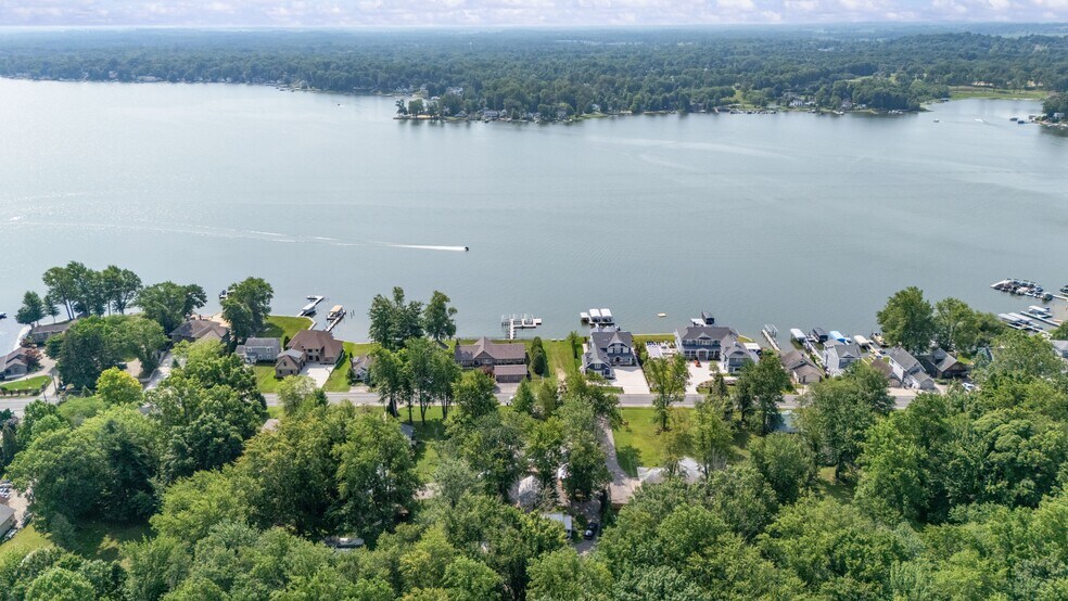 More Photos Of 5358 Paw Paw Lake Rd, Coloma Apartments For Sale