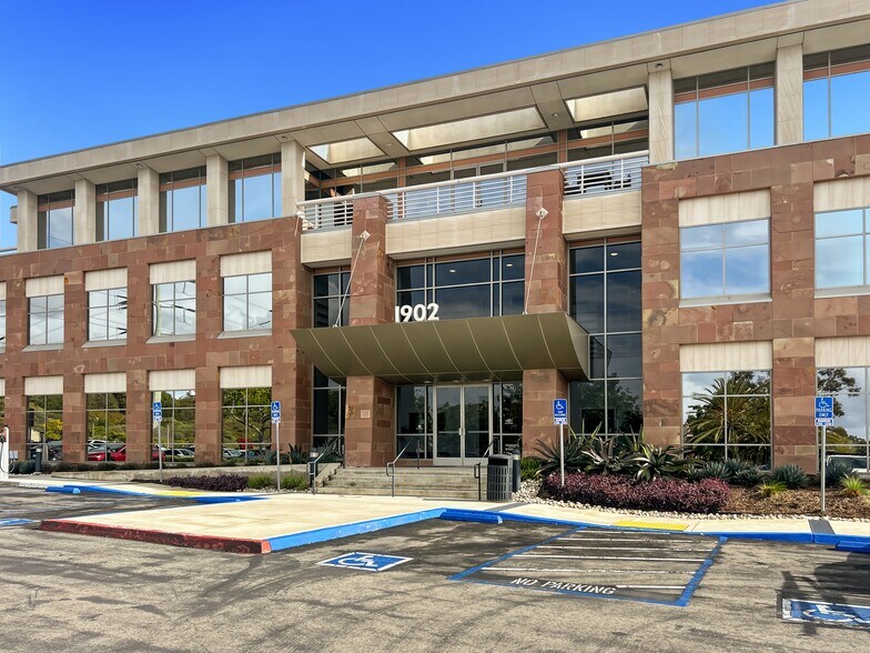 More Photos Of 1902 Wright Pl, Carlsbad Coworking Space