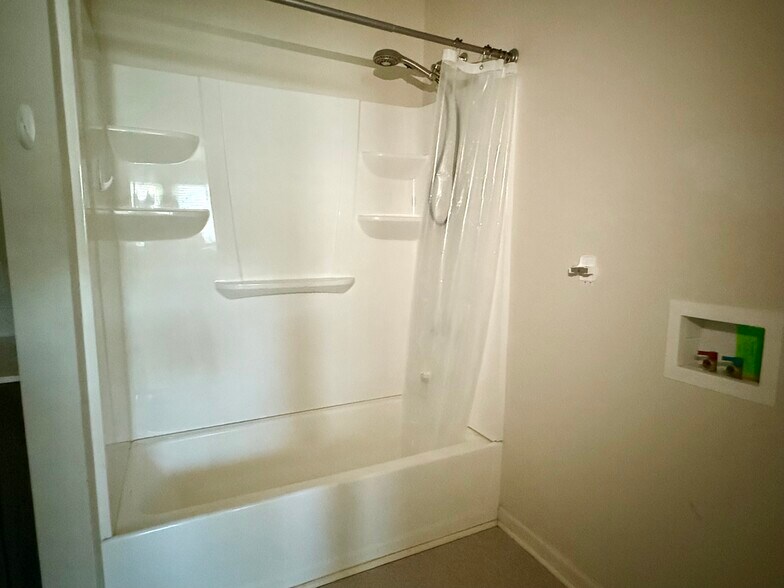 More Photos Of 103 N High St, Franklin Office Residential For Sale