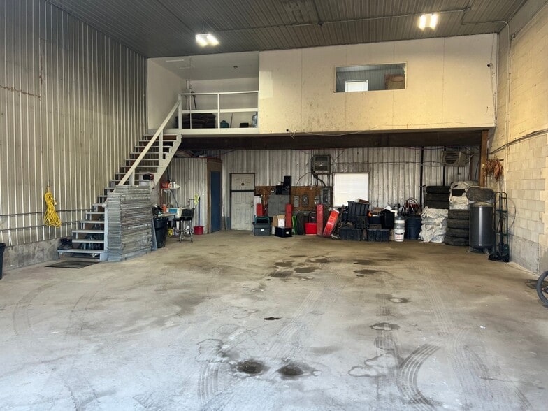 More Photos Of 2925 Rue Du Meunier, Vaudreuil-dorion Warehouse For Sale