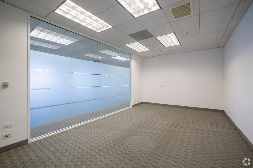 More Photos Of 1999 Harrison St, Oakland Coworking Space