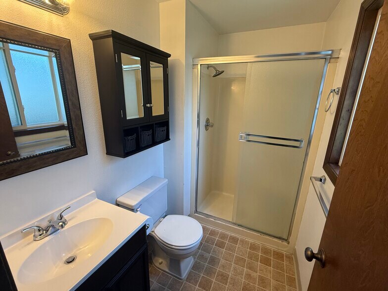 More Photos Of 3321-3323 SE 12th St, Gresham Apartments For Sale