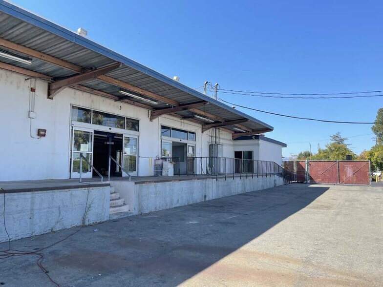 More Photos Of 3000 Winchester Blvd, Campbell Service For Lease